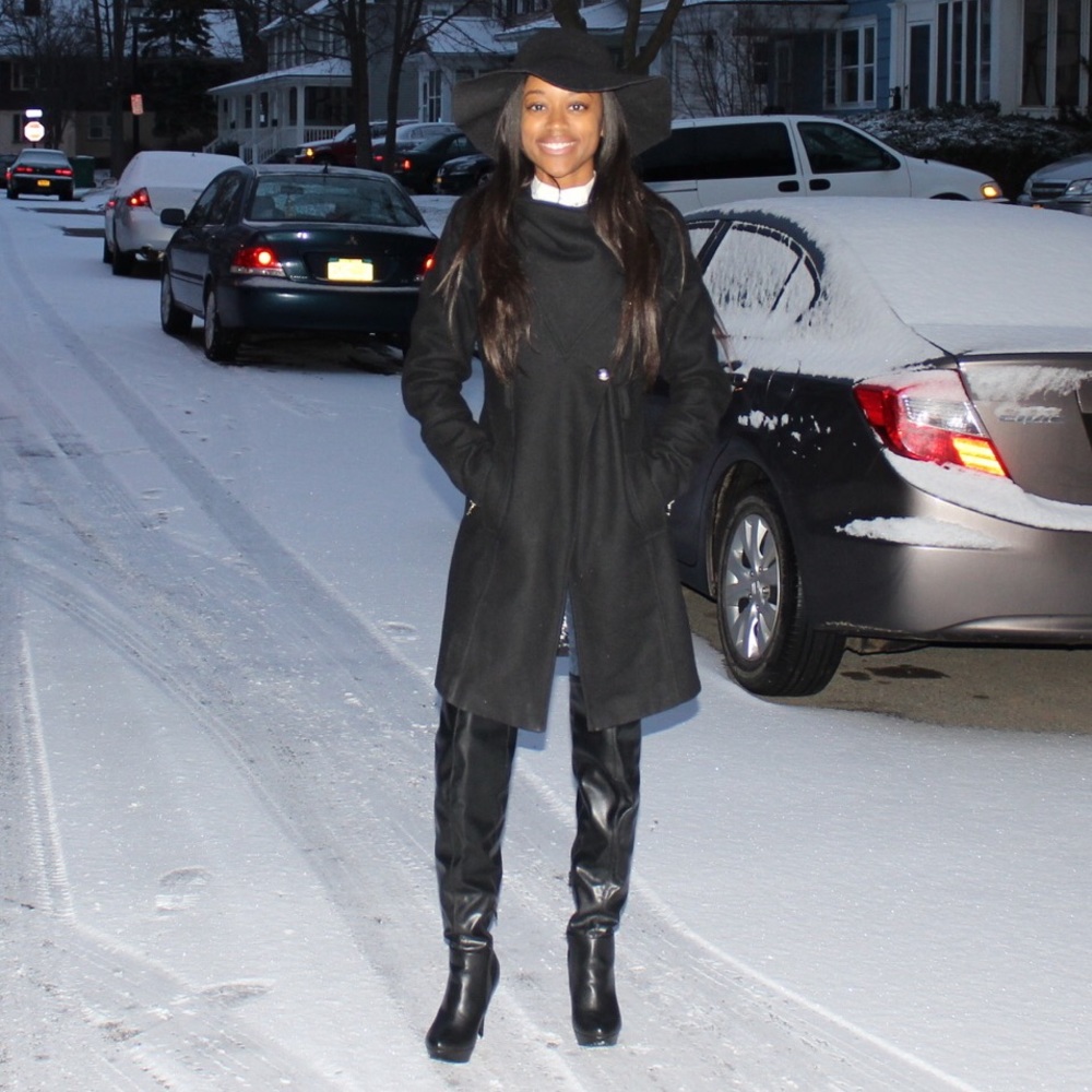 Black knee high boots 😍